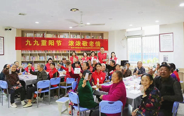 志愿服務。重慶市鋼城實驗學校供圖