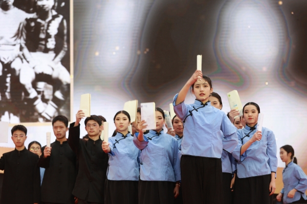 愛國主題話劇表演。重慶廣益中學(xué)供圖