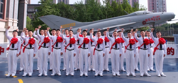 2023屆海航學子合影。重慶十一中供圖