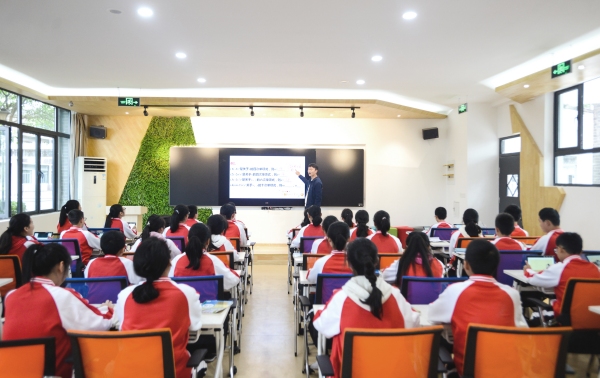 學(xué)校舉行精準(zhǔn)課堂大賽。重慶市第十八中學(xué)供圖