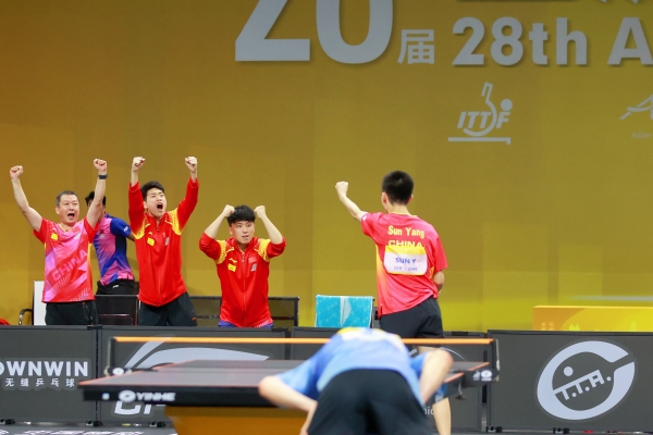 U15男子團體賽中，第三位出場的中國選手孫楊以以3：0完克對手。其中，雙方在最后一局比賽中，打出23：21的高比分，成為本次賽事的一大亮點