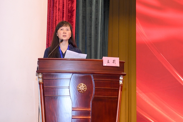 重慶市衛(wèi)生健康委員會(huì)醫(yī)政處一級(jí)調(diào)研員王莉。重慶醫(yī)科大學(xué)附屬第二醫(yī)院供圖