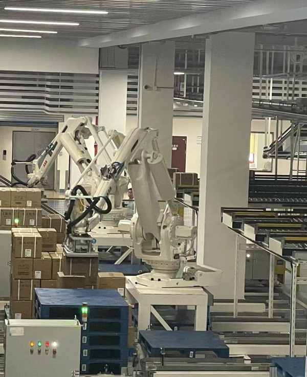 機(jī)器人管理的物流線。主辦方供圖