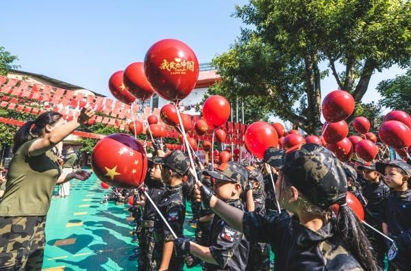 活動(dòng)育人。重慶市南川區(qū)示范幼兒園供圖