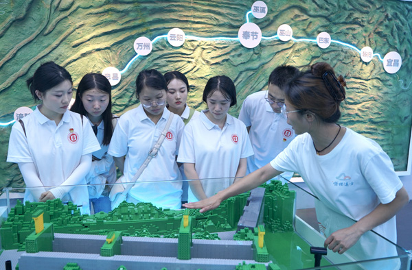 實踐隊成員參觀詩橙遠(yuǎn)方研學(xué)大本營。西南大學(xué)供圖