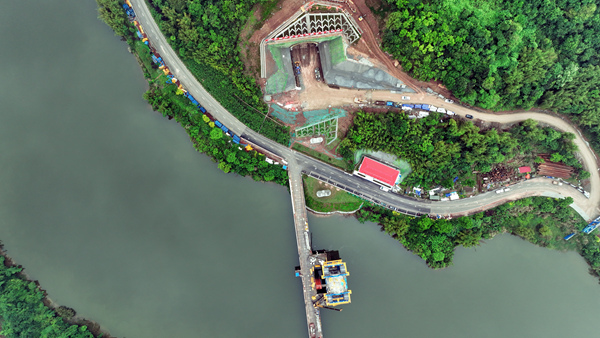 成渝中線高鐵玄天湖隧道貫通。建設(shè)方供圖