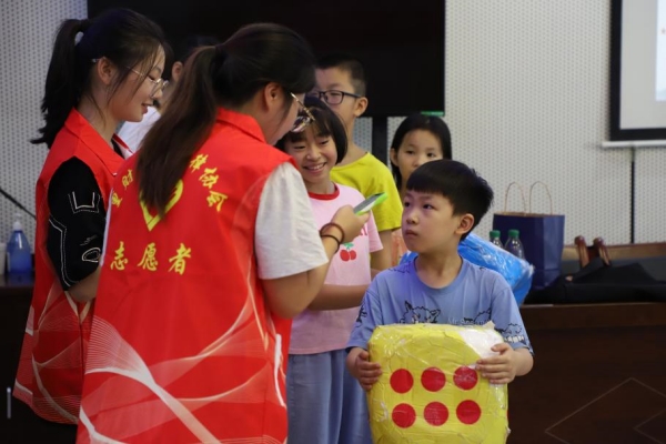 普法課堂現(xiàn)場。重慶財經(jīng)學(xué)院供圖