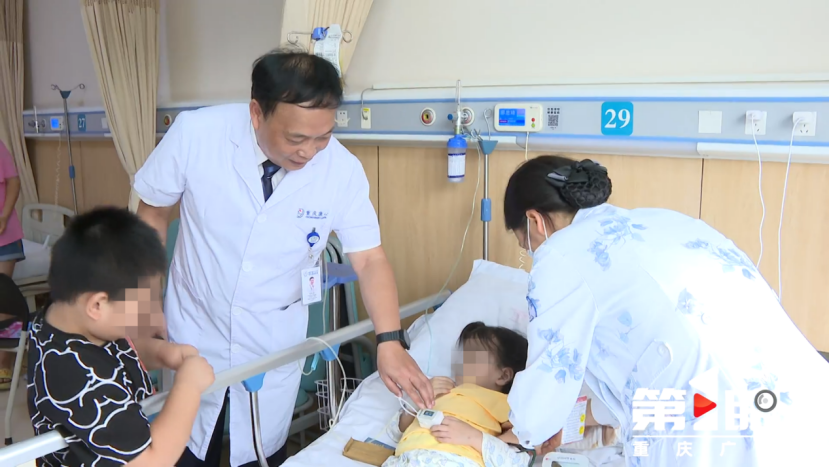 紫紺型先心病、法洛四聯(lián)癥患兒術(shù)后鐘前進(jìn)教授查房