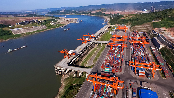 支持的重慶果園港一角。重慶農(nóng)商行供圖