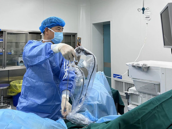 手術中。重慶西區(qū)醫(yī)院供圖