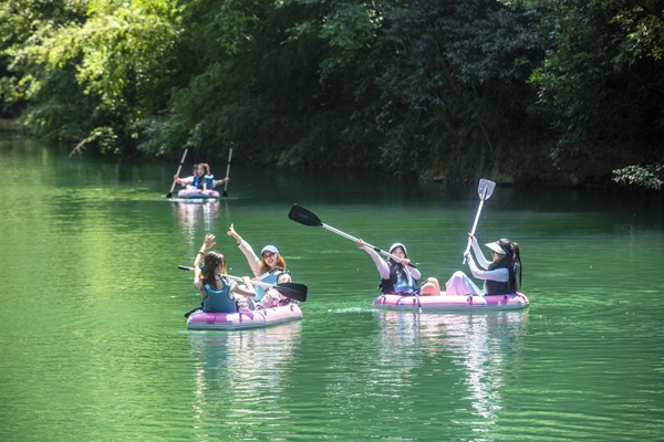 南川神龍峽成為今夏耍水熱門地。景區(qū)供圖