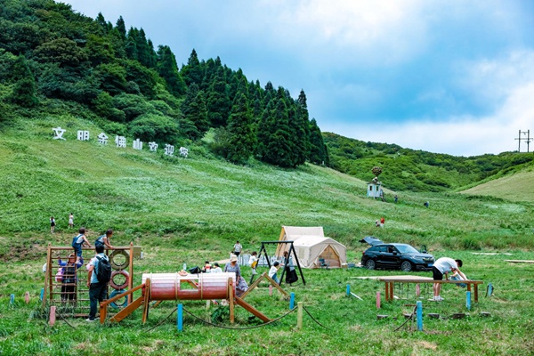 金佛山露營深受市民喜愛。景區(qū)供圖