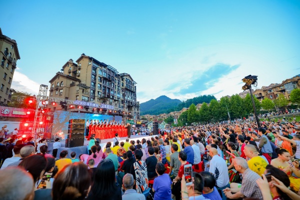 2024年金粉嘉年華活動(dòng)現(xiàn)場。金科服務(wù)供圖