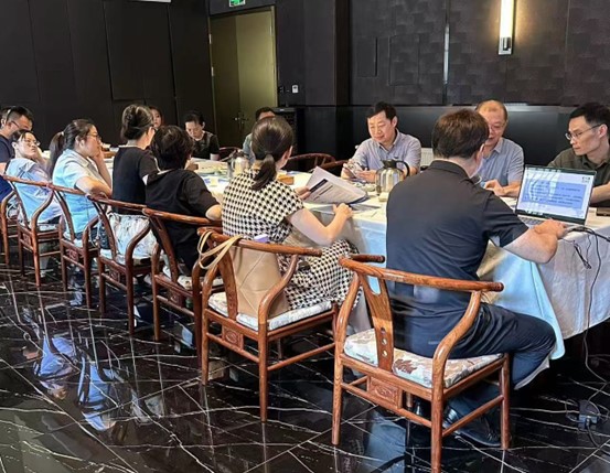 會(huì)議現(xiàn)場(chǎng)。重慶普瑞眼科醫(yī)院供圖