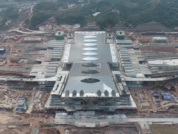 建設(shè)中的重慶東站。重慶市住房城鄉(xiāng)建委供圖