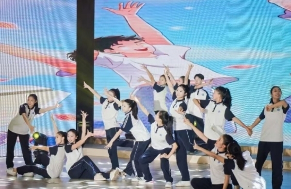 舞蹈表演《我們一起闖》。武隆區(qū)教委供圖