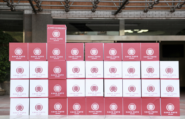 “青春郵局”裝滿了孩子們的夢想。唐文蕤攝