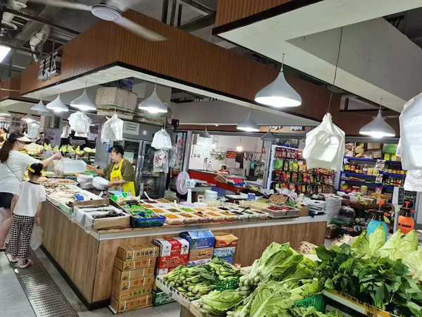 改造后的木耳鎮(zhèn)集貿(mào)市場。渝北區(qū)商務委供圖