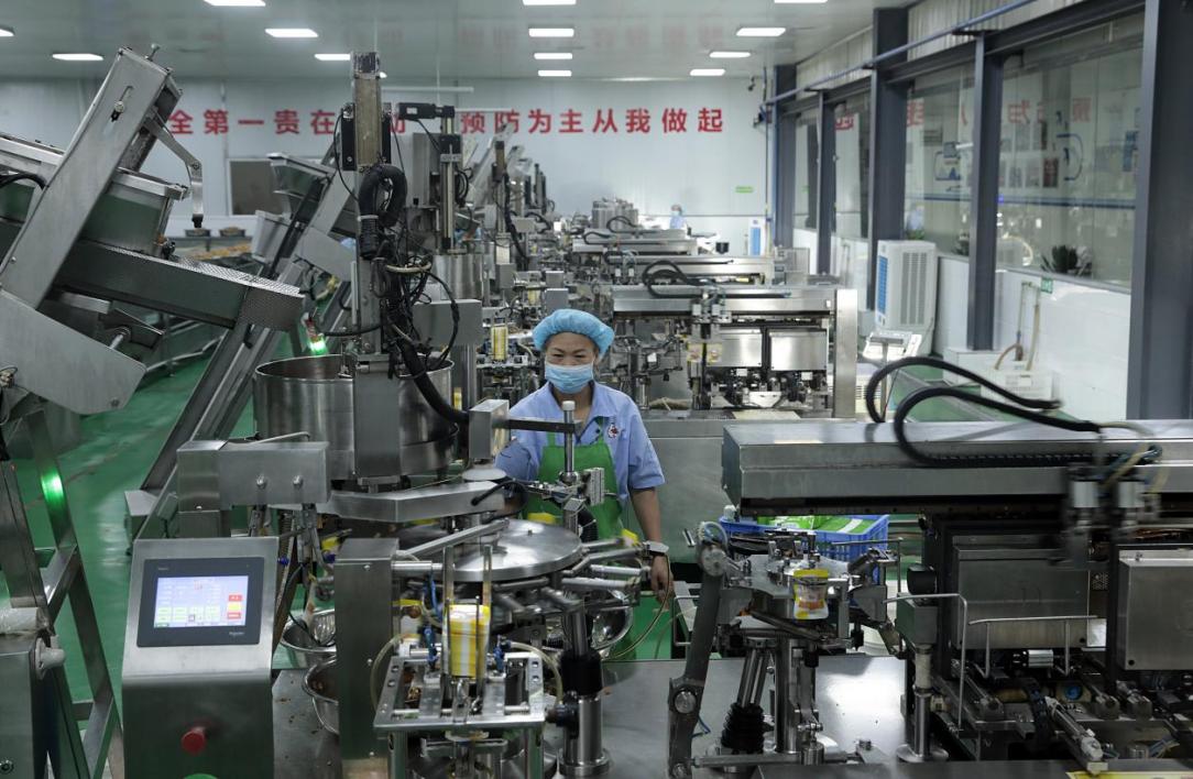 張鴨子生產(chǎn)車間。梁平區(qū)融媒體中心供圖