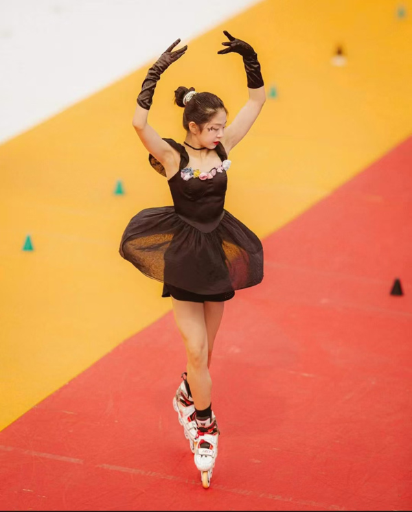 王安琪在比賽中。學校供圖