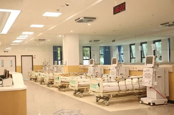 松山醫(yī)院血液凈化中心。重慶松山醫(yī)院供圖