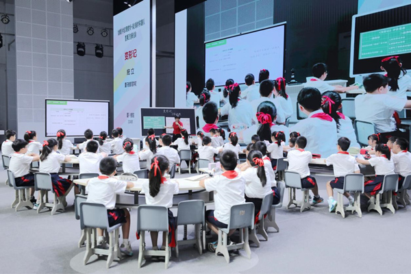 研討活動(dòng)現(xiàn)場(chǎng)。九龍坡區(qū)教師進(jìn)修學(xué)院供圖