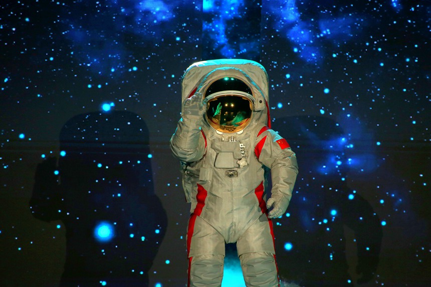 中國登月服外觀首次公開亮相。雷鍵攝