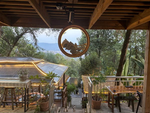 環(huán)山火鍋。渝北區(qū)商務(wù)委供圖