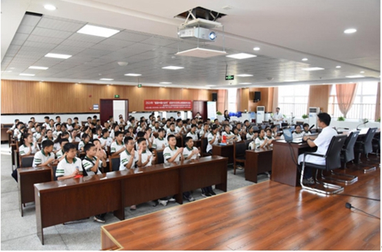 眼健康講座現(xiàn)場。重慶愛爾兒童眼科醫(yī)院供圖