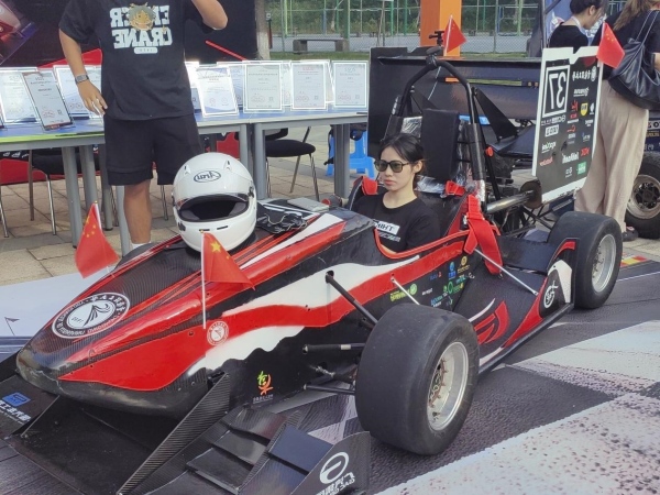 戶外展示現(xiàn)場。