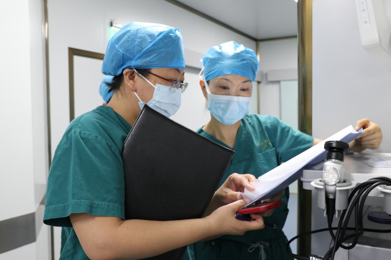 評審現(xiàn)場。重慶美侖美奐整形美容醫(yī)院供圖