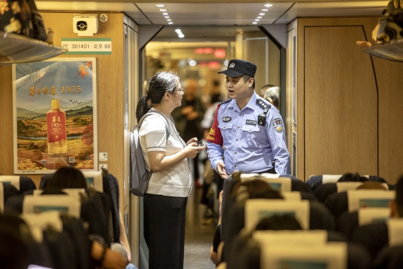 夏文培在工作中。胡勇攝