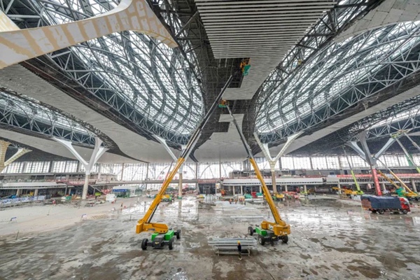 重慶東站施工現(xiàn)場(chǎng)。郭旭攝