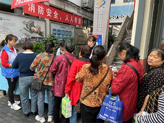 公益活動現(xiàn)場。重慶牙博士口腔供圖