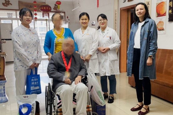 活動(dòng)現(xiàn)場(chǎng)。重慶迪邦皮膚病醫(yī)院供圖