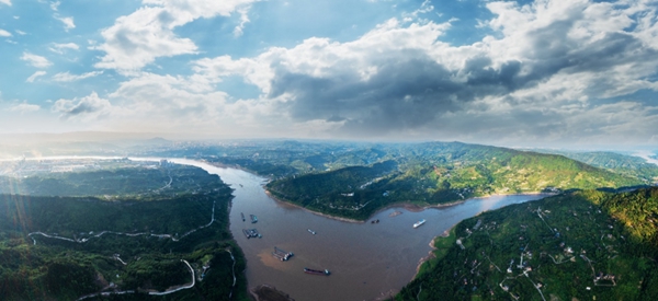 長壽區(qū)長江沿線鳥瞰。重慶市規(guī)劃和自然資源局供圖