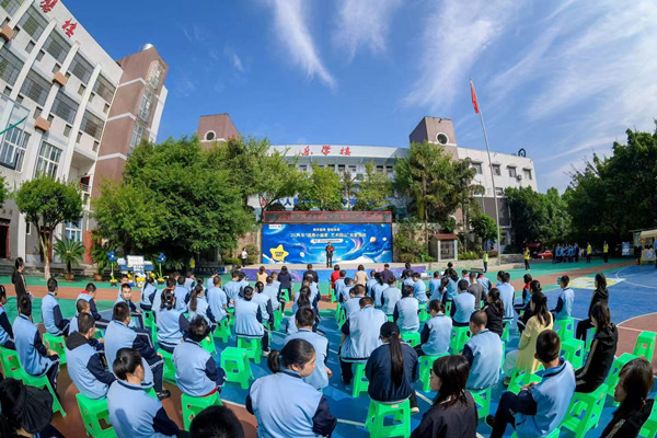 活動(dòng)現(xiàn)場(chǎng)。中國人壽壽險(xiǎn)重慶市分公司供圖