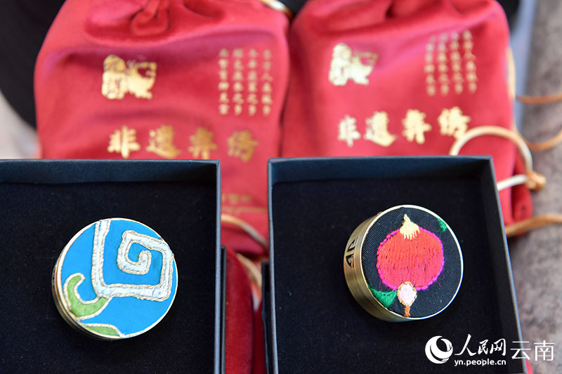 元謀文創(chuàng)產(chǎn)品。人民網(wǎng)記者 任峰濤攝