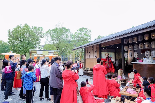 活動(dòng)現(xiàn)場(chǎng)圖。天力物業(yè)供圖