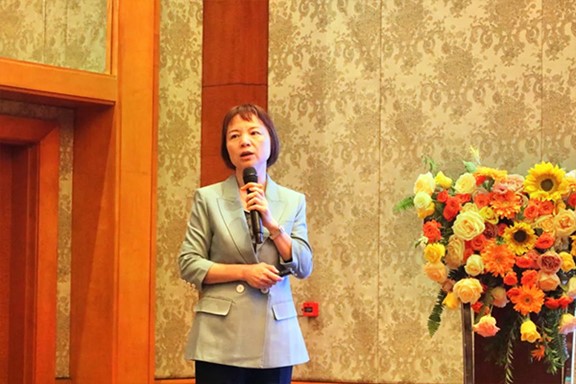 汪紅授課現(xiàn)場(chǎng)。重慶華廈眼科醫(yī)院供圖