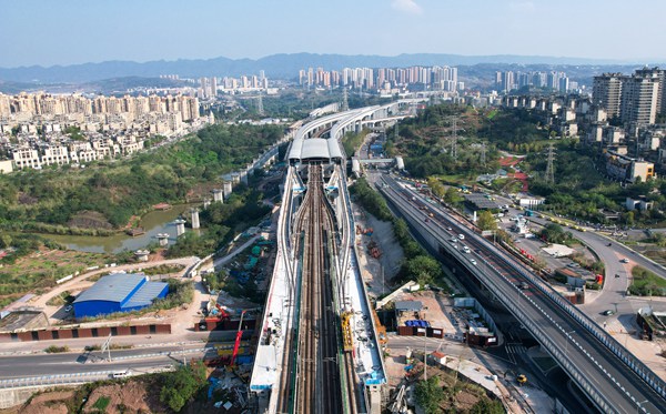 運(yùn)營(yíng)6號(hào)線與在建6號(hào)線重慶東站段順利實(shí)現(xiàn)接駁。交通開投集團(tuán)供圖