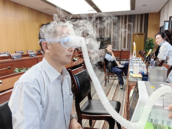 義診現(xiàn)場(chǎng)。重慶普瑞眼科醫(yī)院供圖