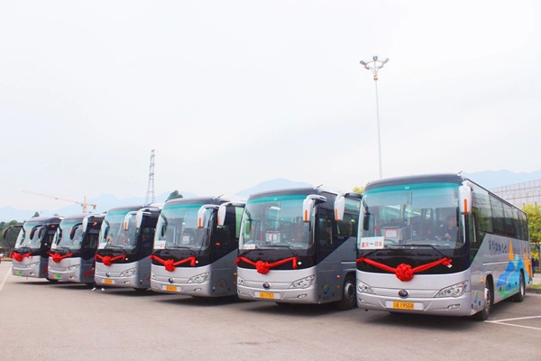 渝鄰雙城巴士開通儀式。重慶物流集團(tuán)供圖