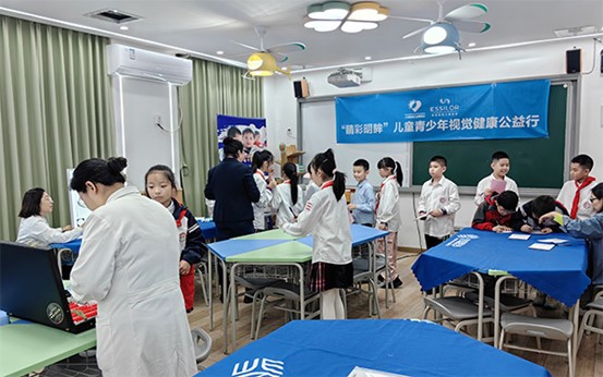 活動(dòng)現(xiàn)場(chǎng)。重慶普瑞眼科醫(yī)院供圖