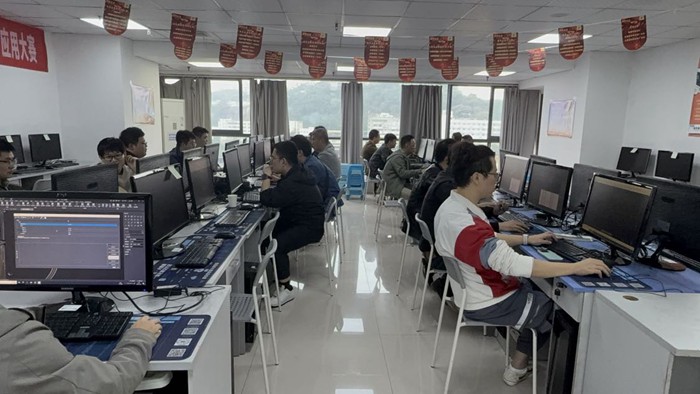 上機(jī)訓(xùn)練。重慶設(shè)計(jì)集團(tuán)市政院供圖