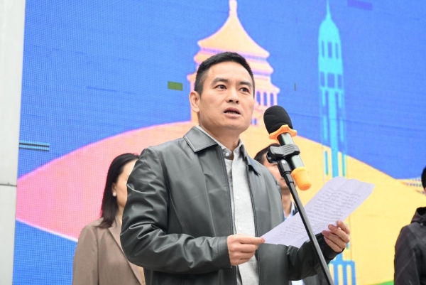 該校黨委副書記、校長張攀致辭。重慶能源工業(yè)技師學(xué)院供圖