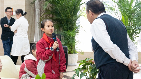 現(xiàn)場問答。巴南區(qū)融匯小學(xué)供圖