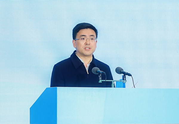 重慶市委教育工委委員、市教委副主任江鵬致辭。渝中區(qū)教委供圖