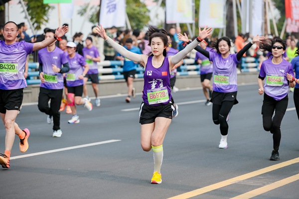 比賽現(xiàn)場?；顒臃焦﹫D