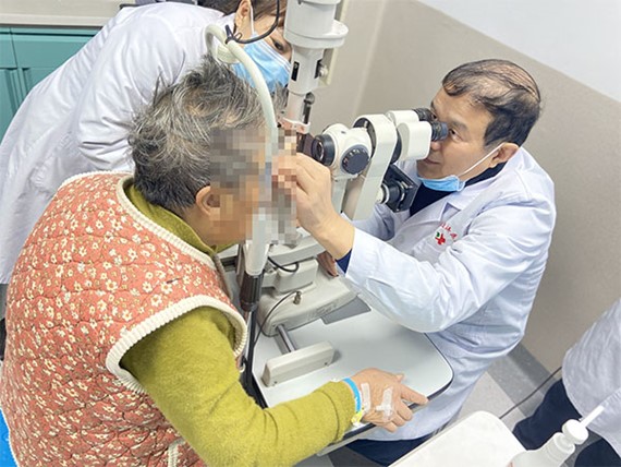 巡診現(xiàn)場(chǎng)。重慶普瑞眼科醫(yī)院供圖